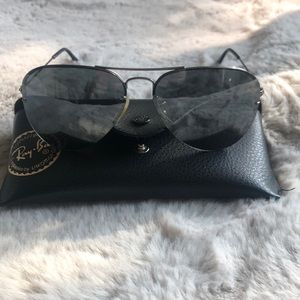 RAYBAN AVIATOR SUNGLASSES BLACK